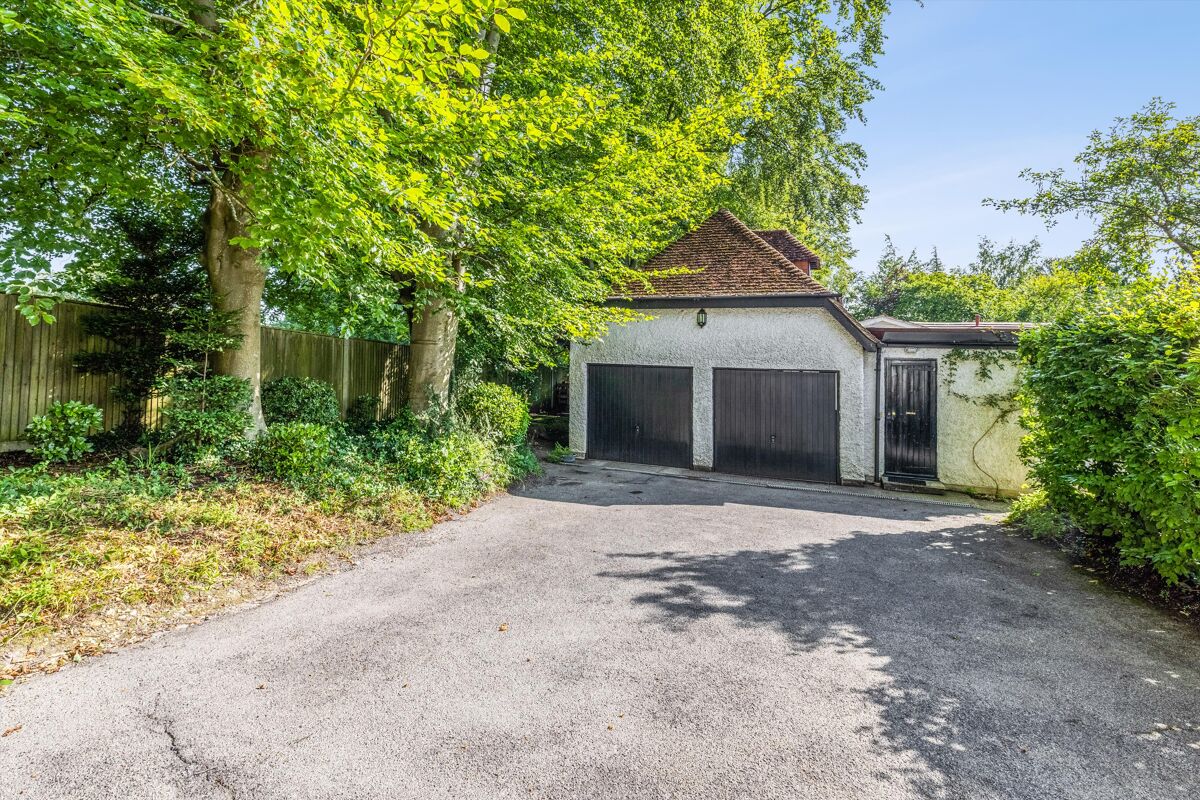 house for sale in Upper Guildown Road, Guildford, Surrey, GU2