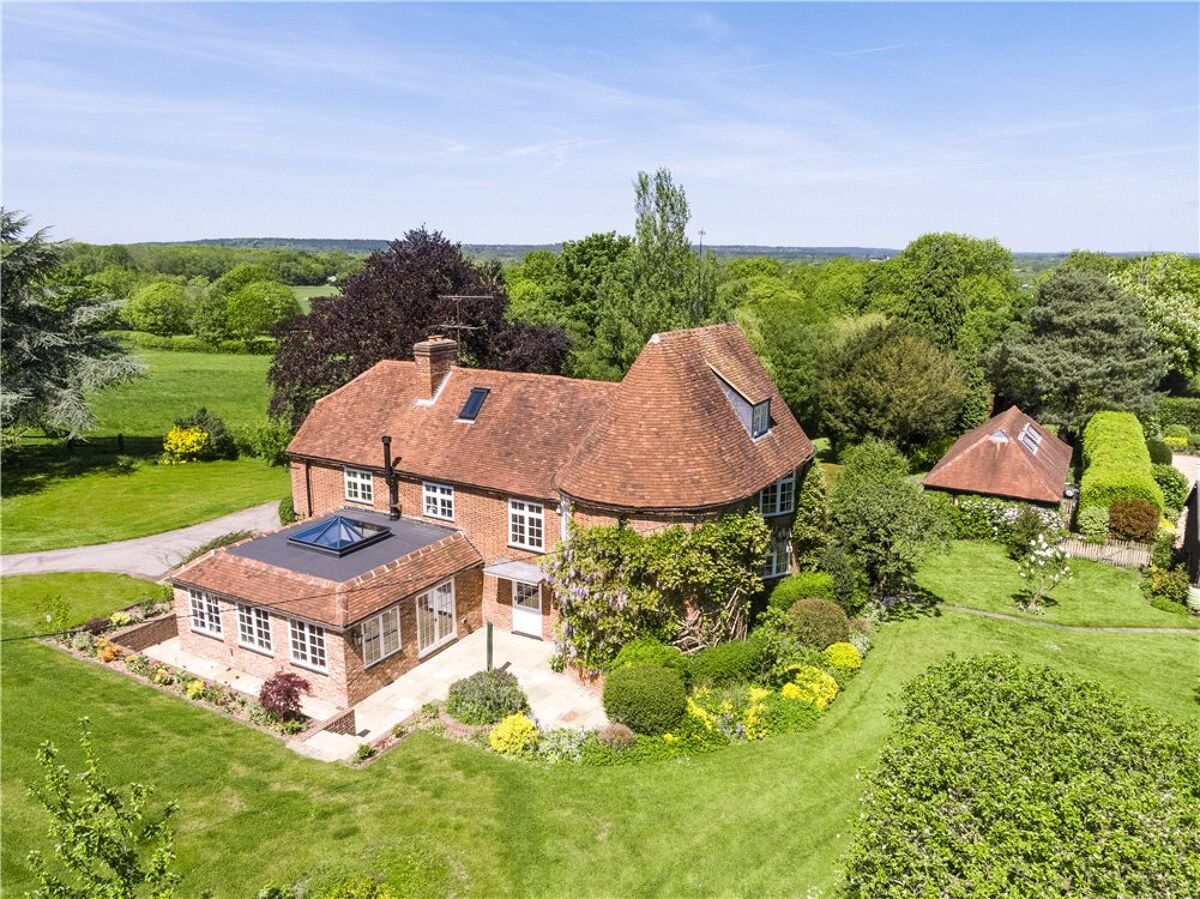 house for sale in Wanborough, Guildford, Surrey, GU3 GLD180086 Knight Frank house for sale in Wanborough, Guildford, Surrey, GU3 GLD180086 Knight Frank