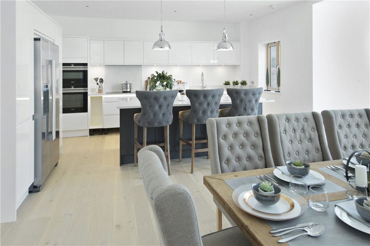 house for sale in Hillier Road, Guildford, Surrey, GU1 GLD180108