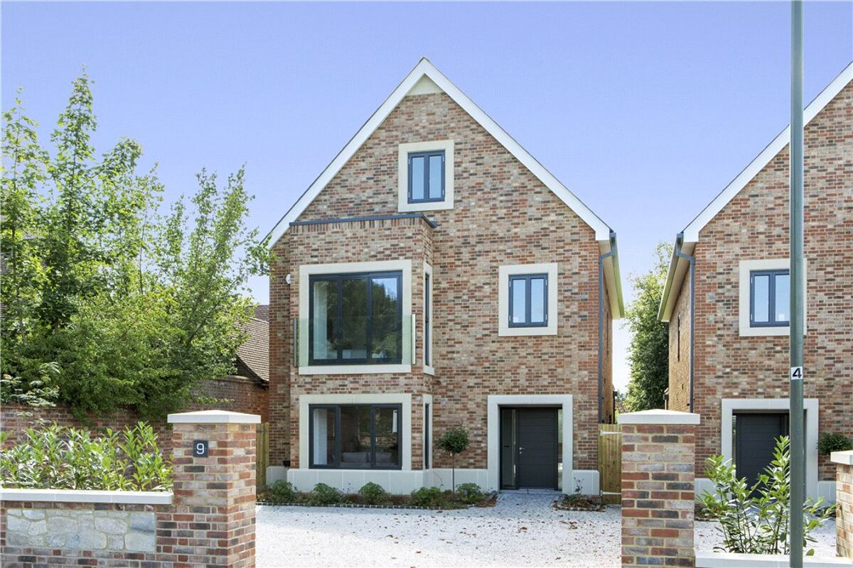 house for sale in Hillier Road, Guildford, Surrey, GU1 GLD180108