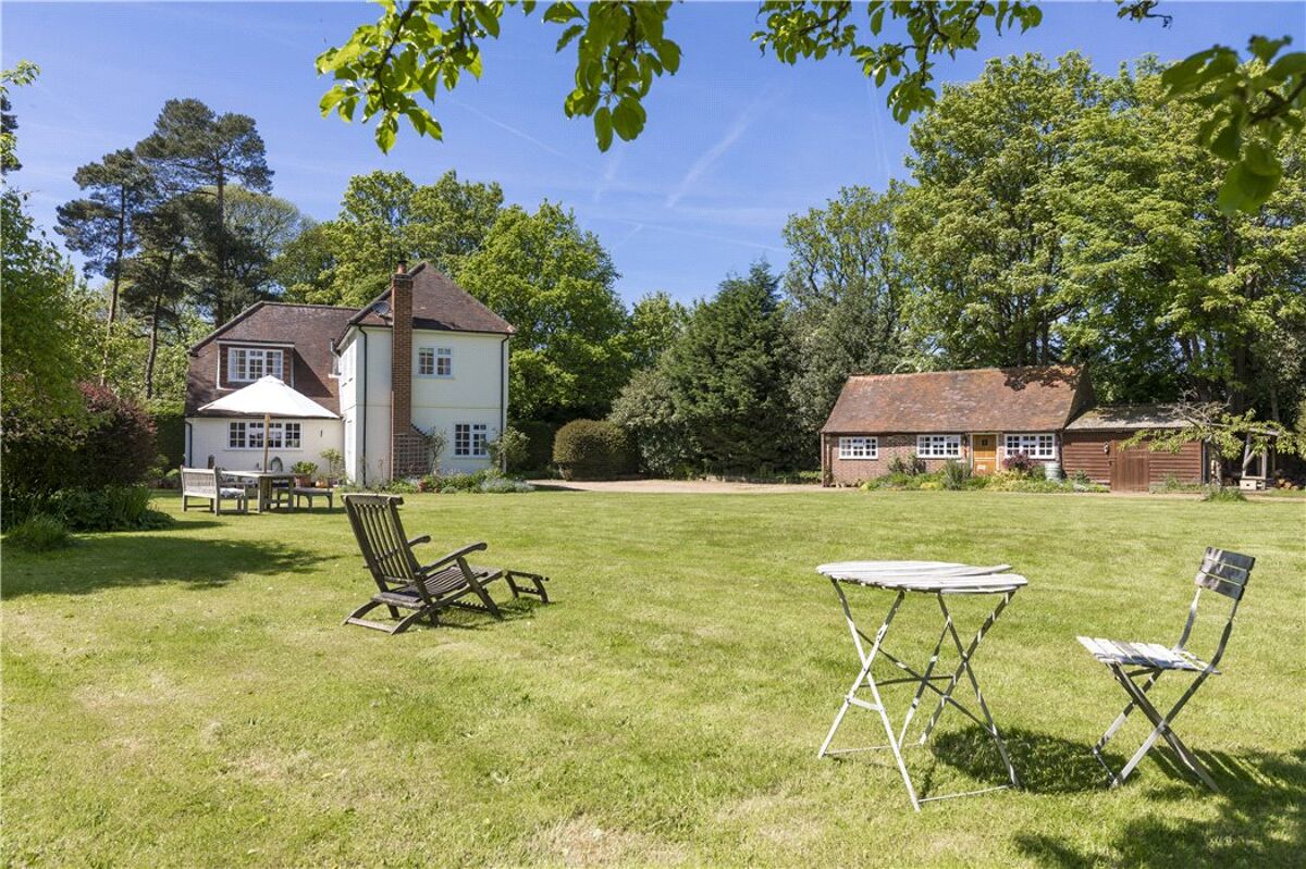 house for sale in Road, Godalming, Surrey, GU8 GLD180155