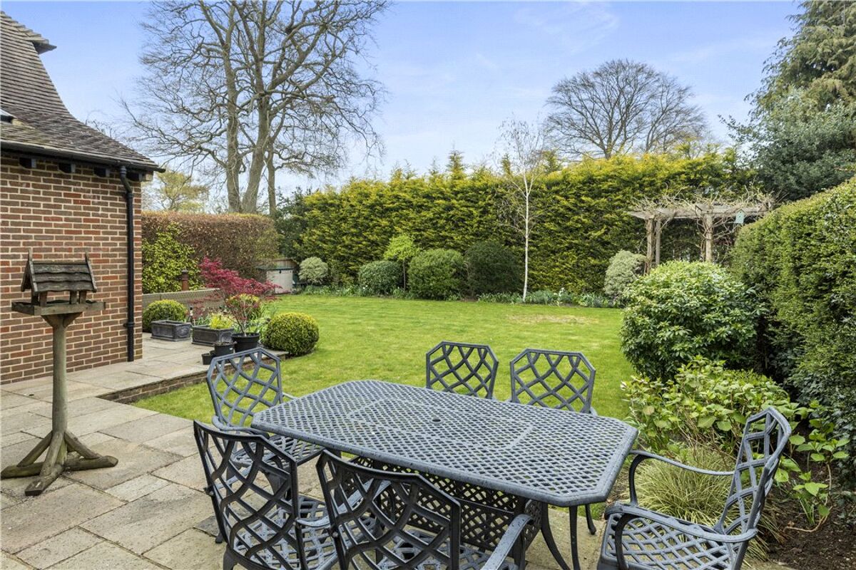 house for sale in Meads Road, Guildford, Surrey, GU1 GLD180200