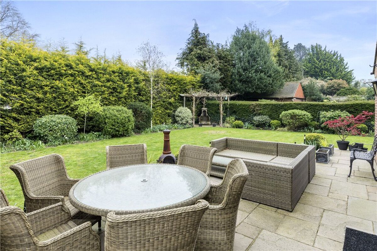 house for sale in Meads Road, Guildford, Surrey, GU1 GLD180200