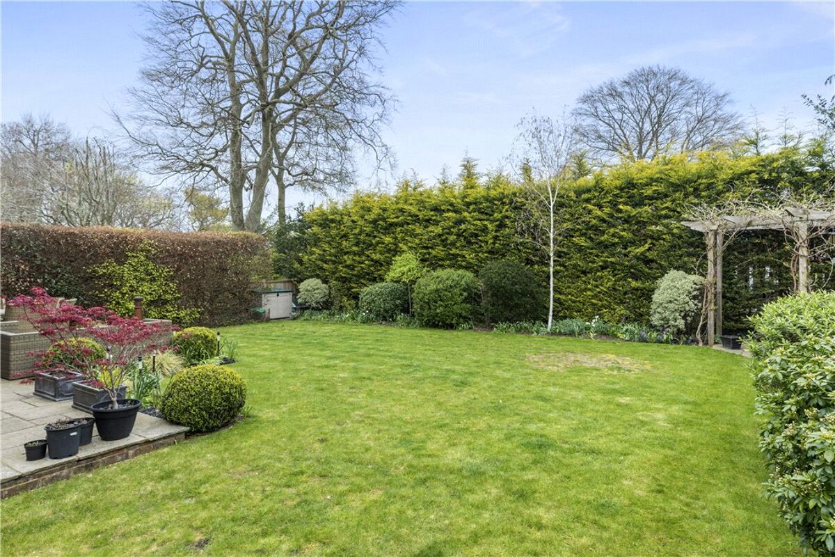 house for sale in Meads Road, Guildford, Surrey, GU1 GLD180200