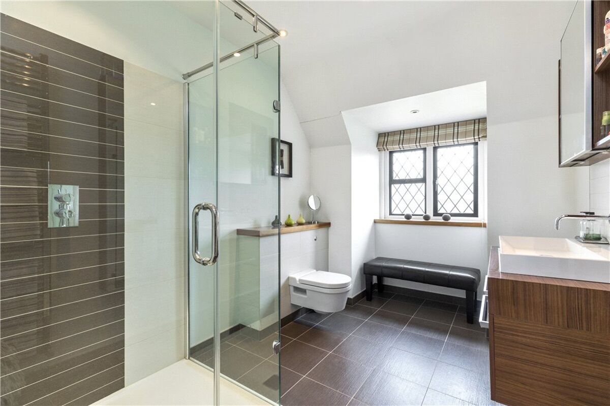 house for sale in Meads Road, Guildford, Surrey, GU1 GLD180200