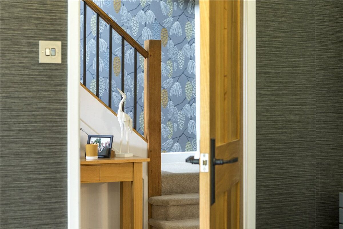 house for sale in Meads Road, Guildford, Surrey, GU1 GLD180200