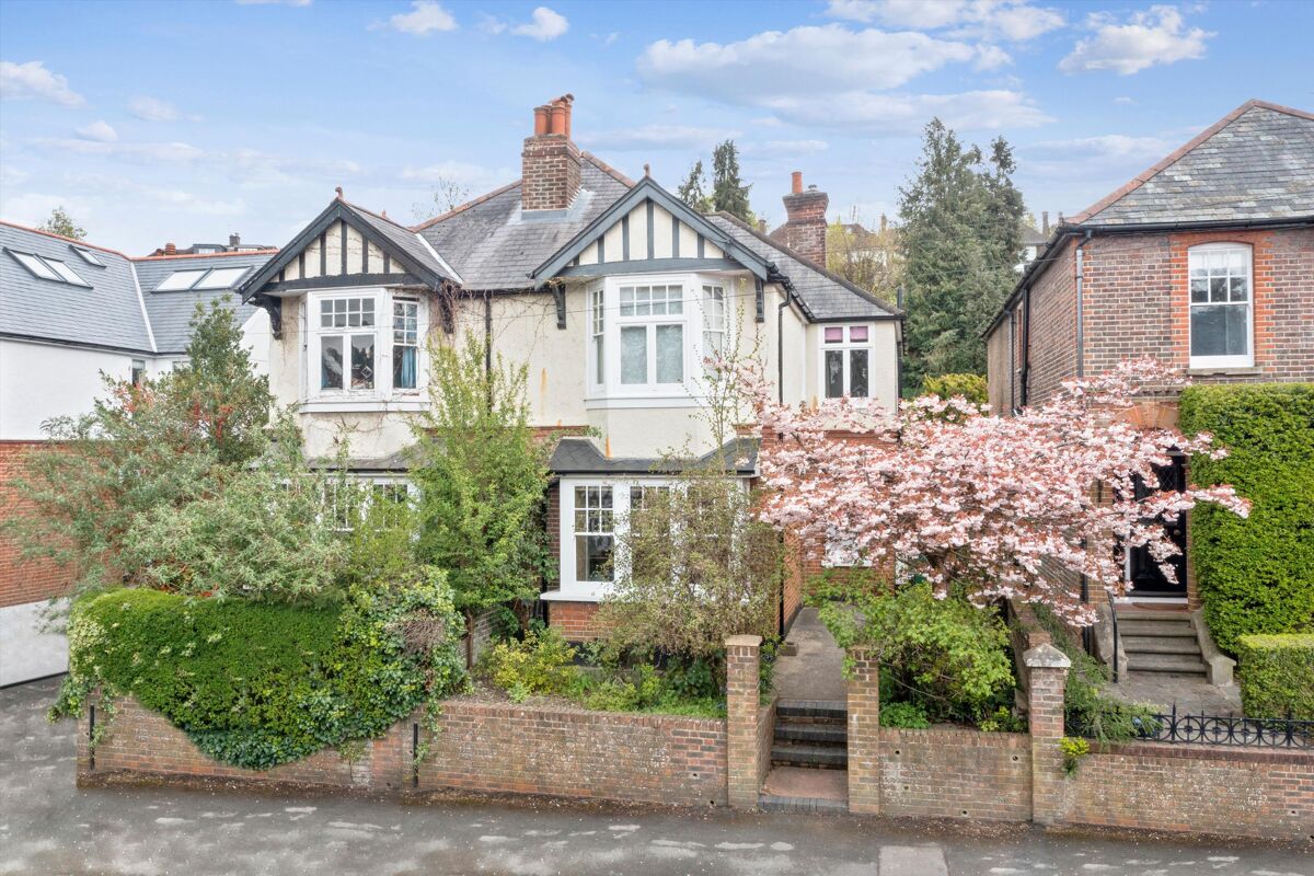 house-for-sale-in-wodeland-avenue-guildford-surrey-gu2-gld180224