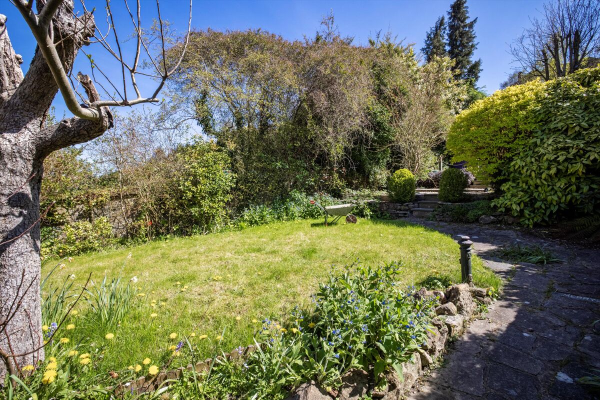 house for sale in Wodeland Avenue, Guildford, Surrey, GU2. GLD180224