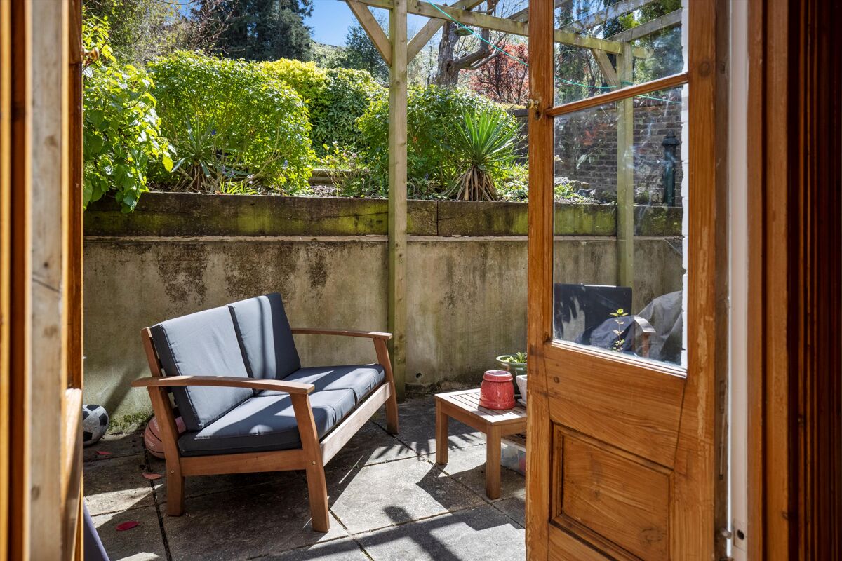 house for sale in Wodeland Avenue, Guildford, Surrey, GU2. GLD180224