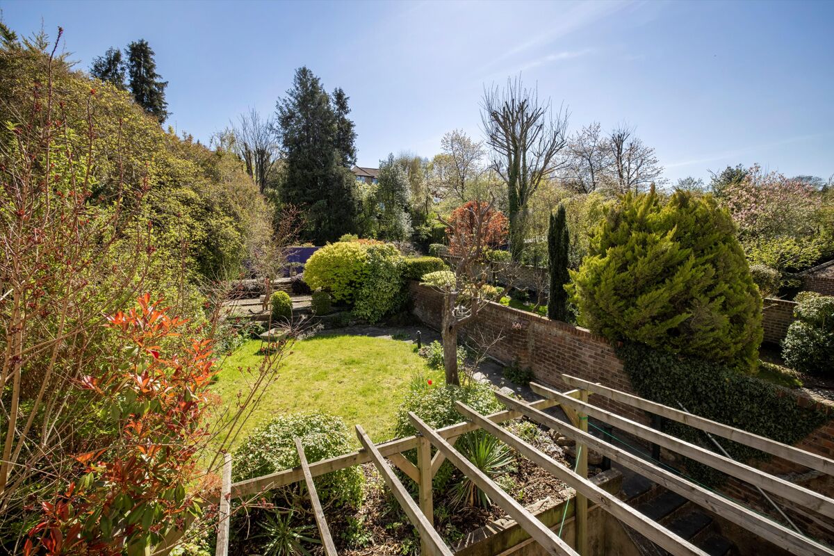 house for sale in Wodeland Avenue, Guildford, Surrey, GU2. GLD180224