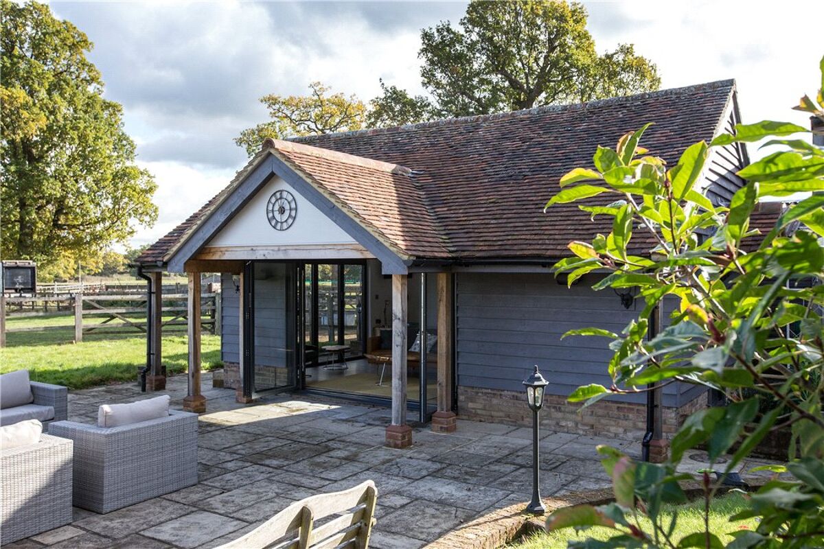 Immobilien zum Kauf - Pickhurst Road, Chiddingfold, Surrey, GU8 ...