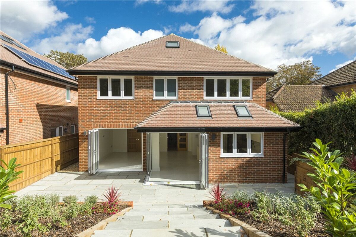 house for sale in Levylsdene, Guildford, Surrey, GU1 GLD180315