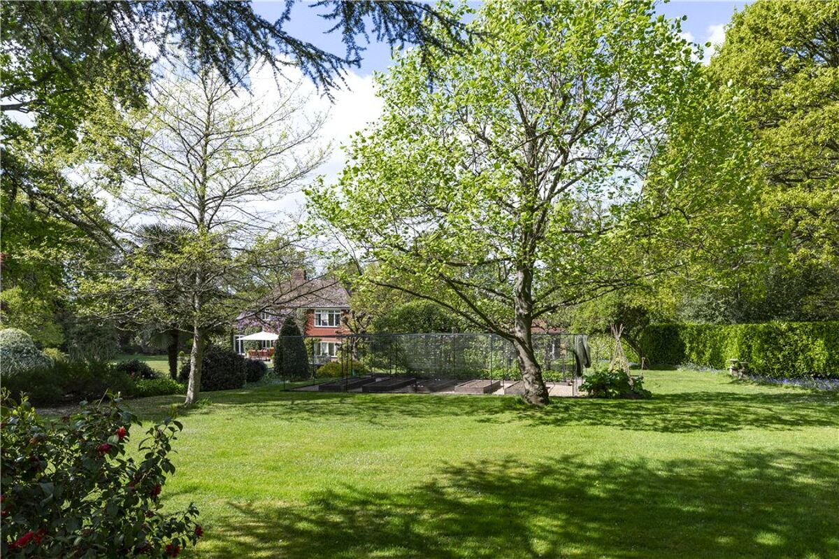 Ejendomme til salg Hoe Lane, Peaslake, Guildford, Surrey, GU5