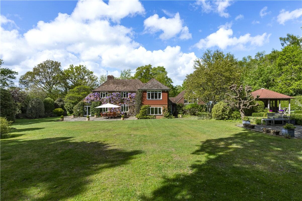 Ejendomme til salg Hoe Lane, Peaslake, Guildford, Surrey, GU5