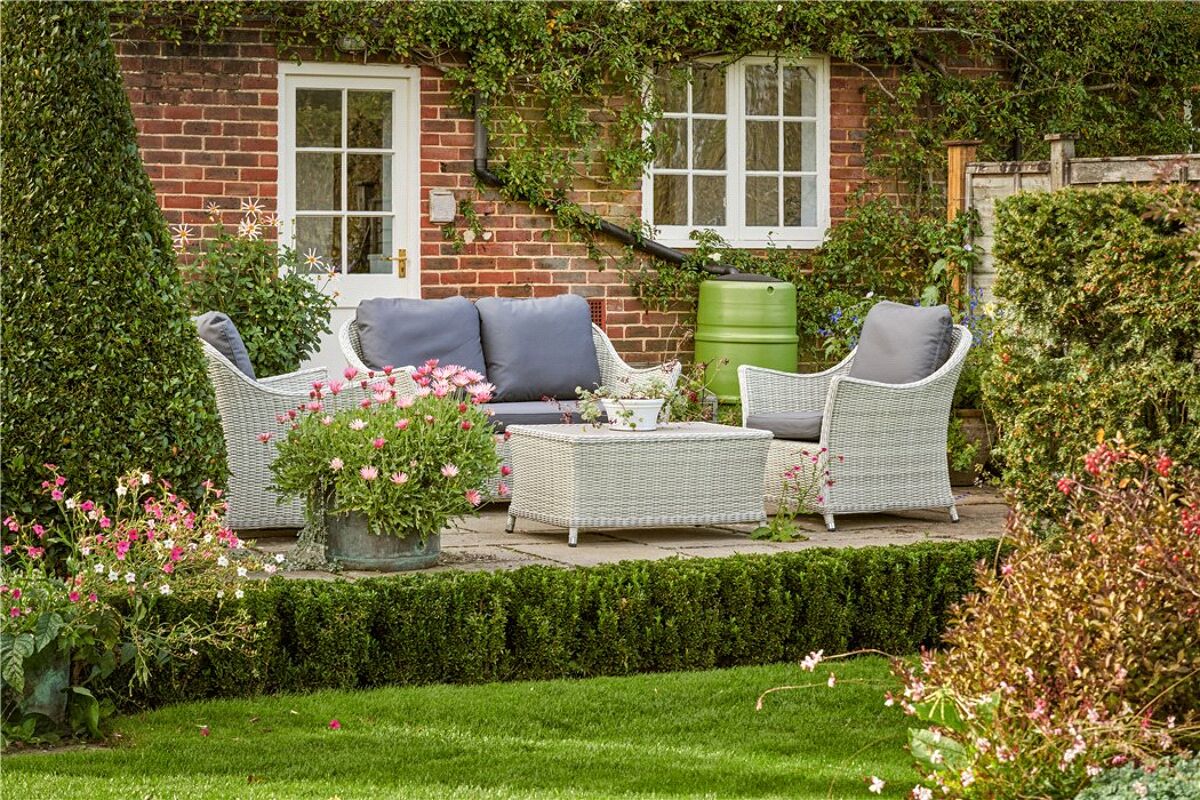 house for sale in Fisher Lane, Chiddingfold, Godalming, Surrey, GU8