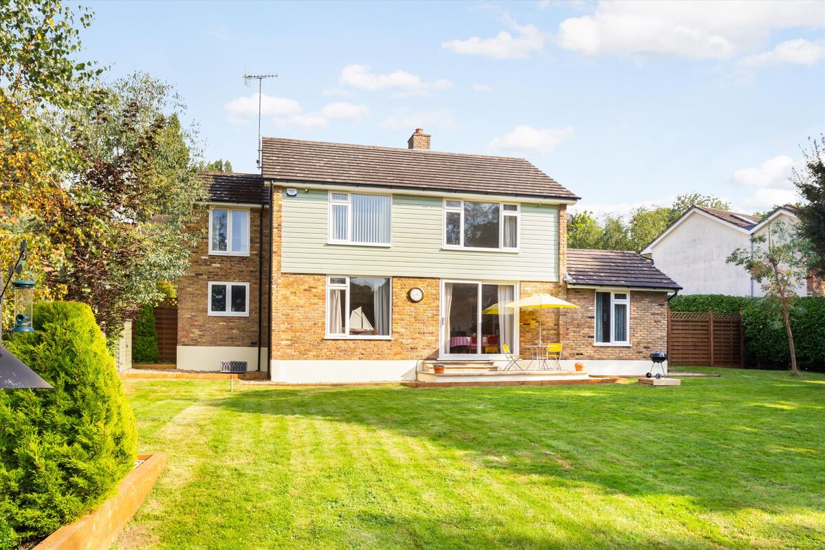 house for sale in Abbotswood Close, Abbotswood, Guildford, Surrey, GU1