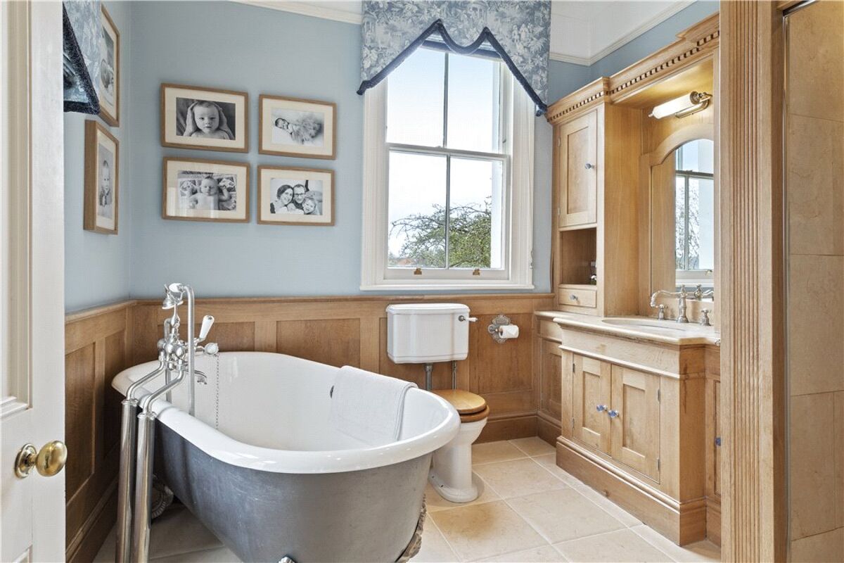 house for sale in Tower Hill, Dorking, Surrey, RH4 GLD180393 Knight