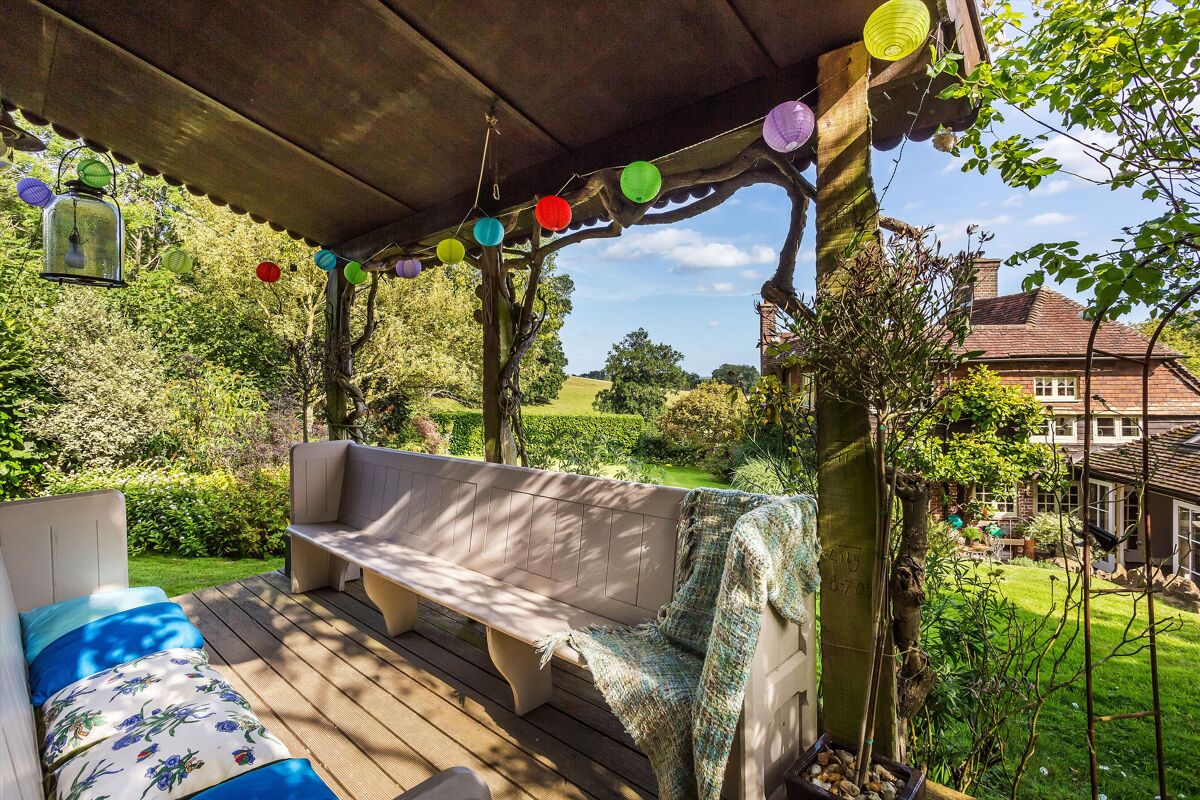 house for sale in Godalming, Surrey, GU8 GLD180412 Knight