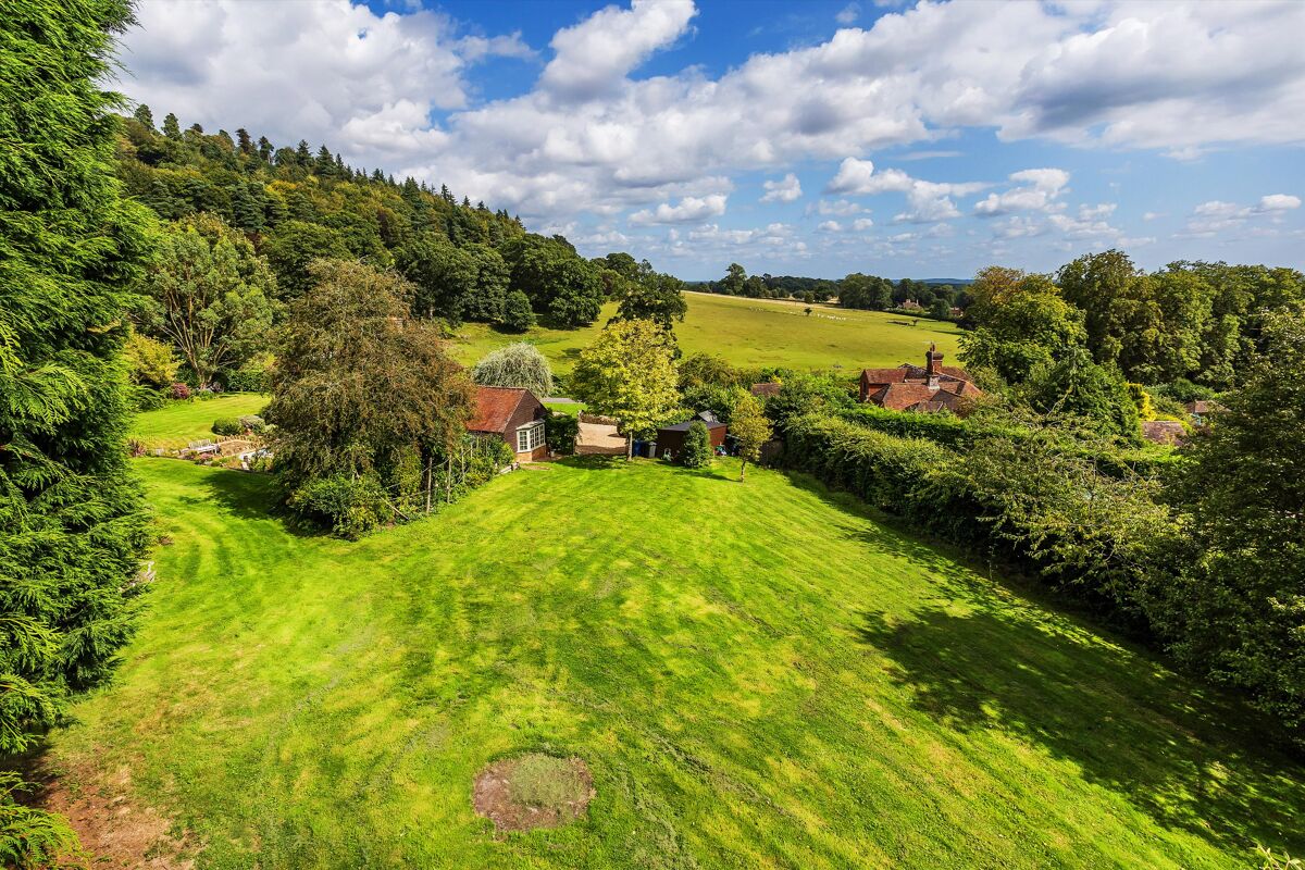 house for sale in Godalming, Surrey, GU8 GLD180412 Knight