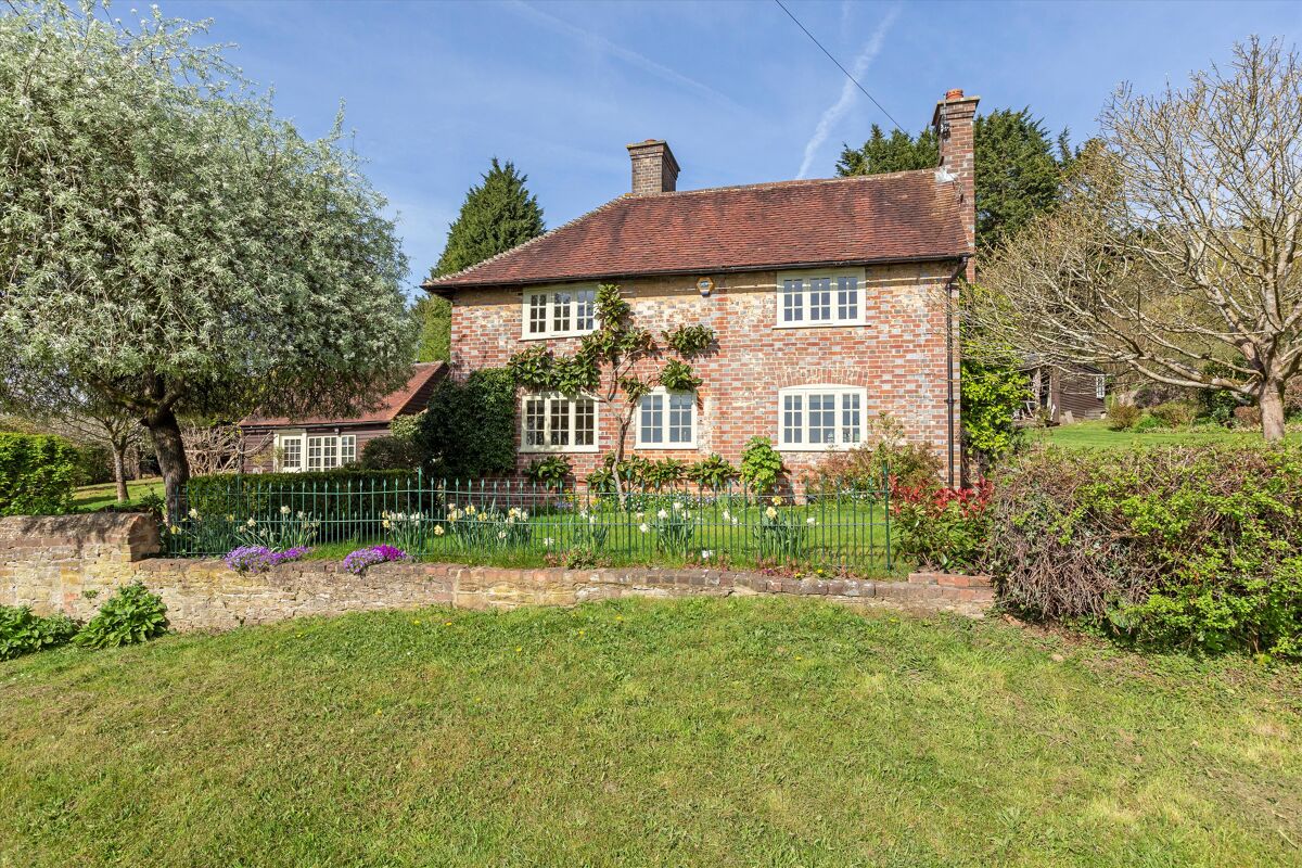 house for sale in Godalming, Surrey, GU8 GLD180412 Knight