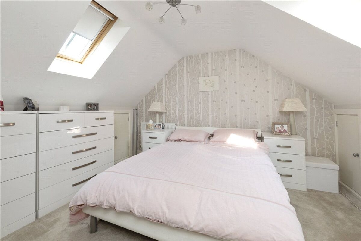 house for sale in Collingwood Crescent, Guildford, Surrey, GU1 GLD180435 Knight Frank