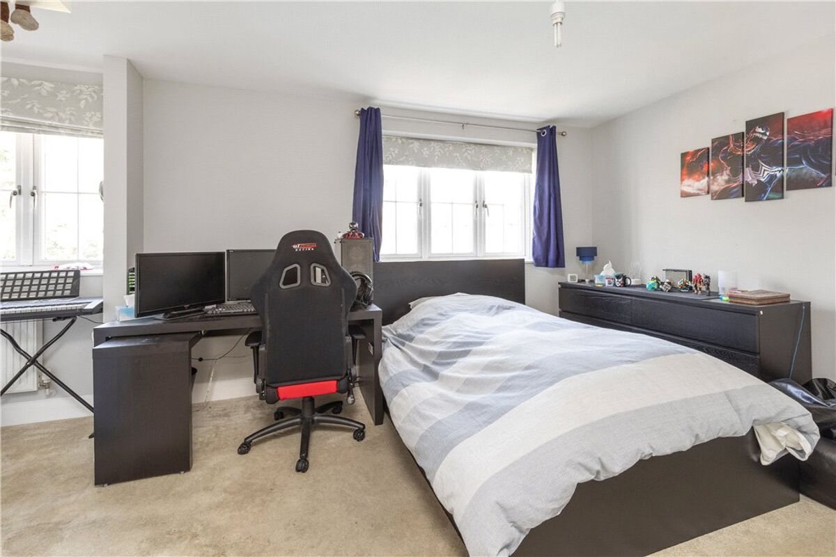 house for sale in Collingwood Crescent, Guildford, Surrey, GU1