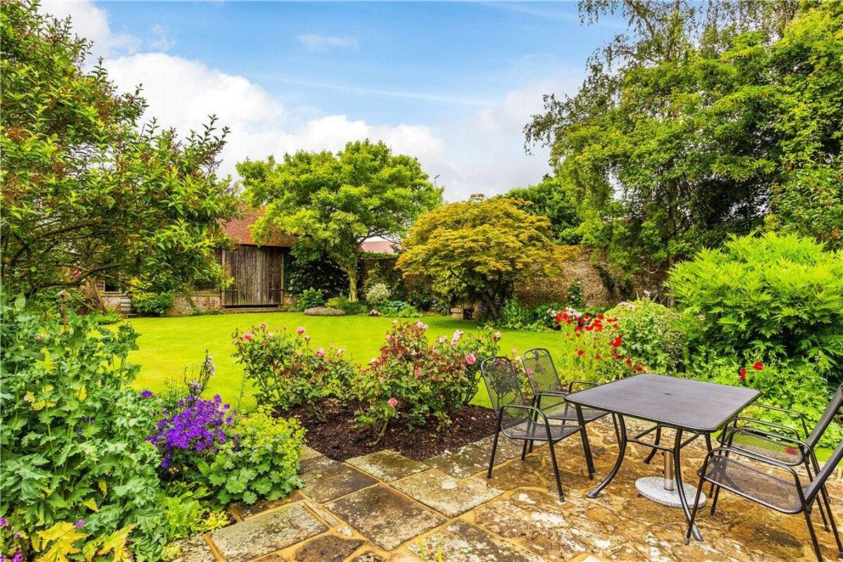 house for sale in Lower Eashing, Godalming, Surrey, GU7 GLD190021