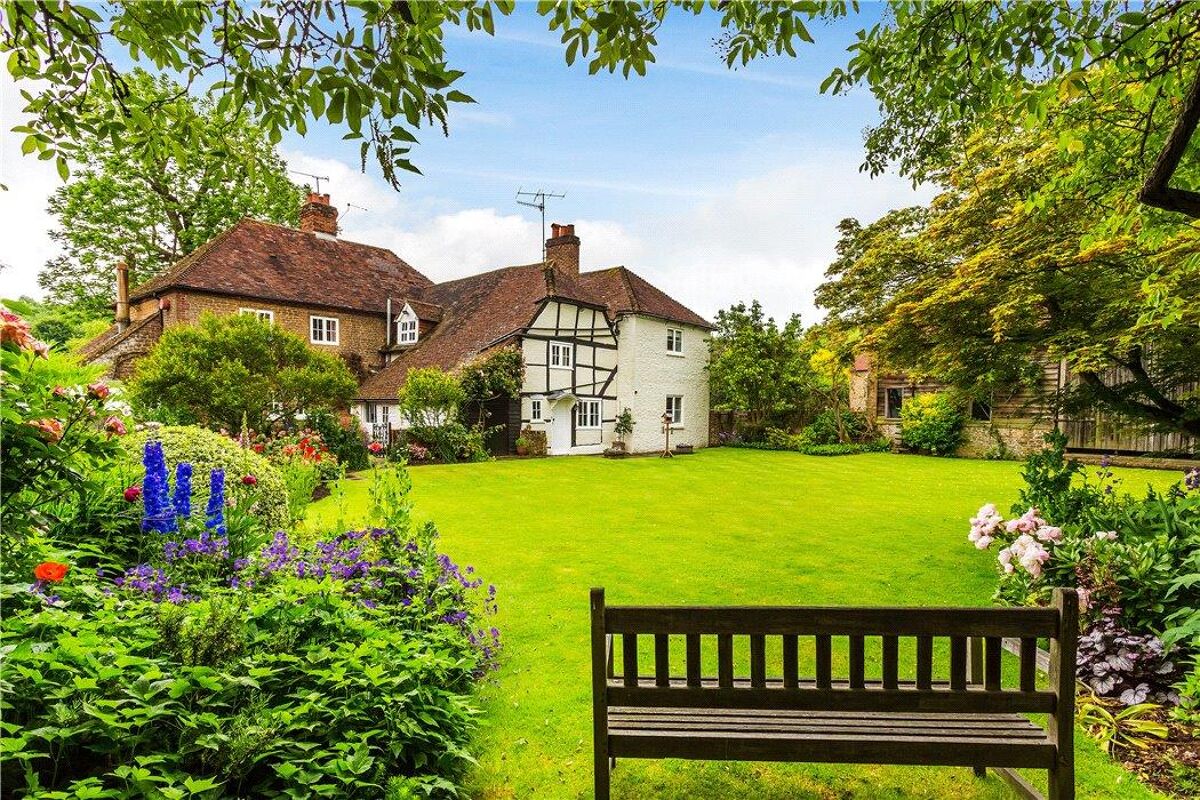 house for sale in Lower Eashing, Godalming, Surrey, GU7 GLD190021