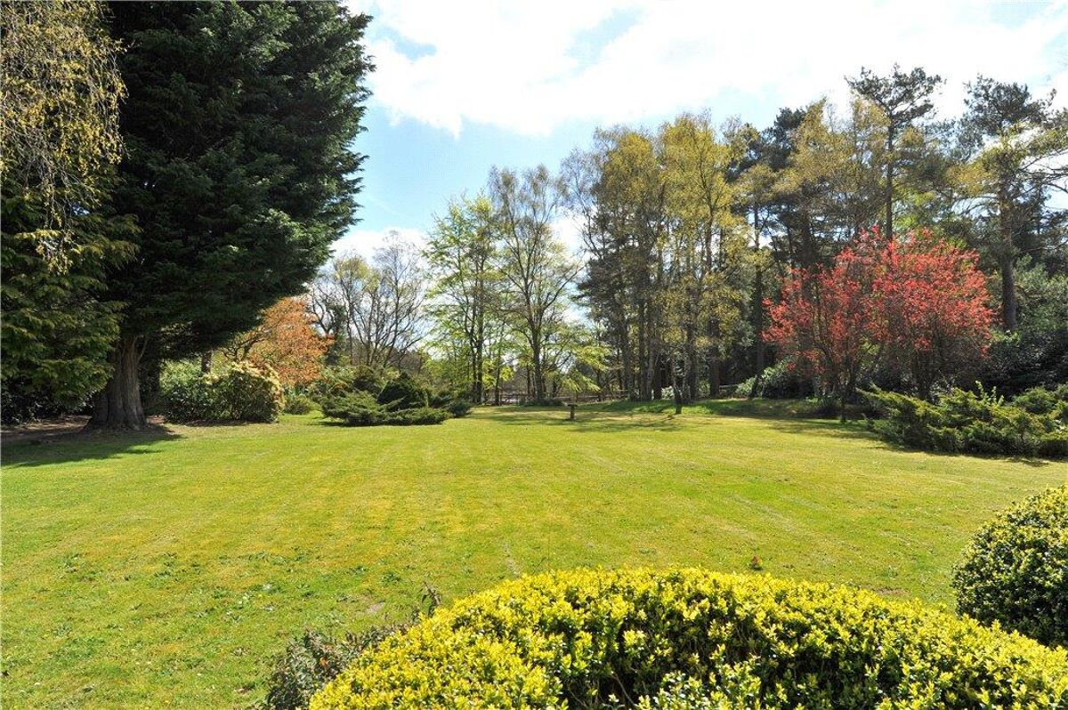 house for sale in Thursley Road, Elstead, Godalming, Surrey, GU8