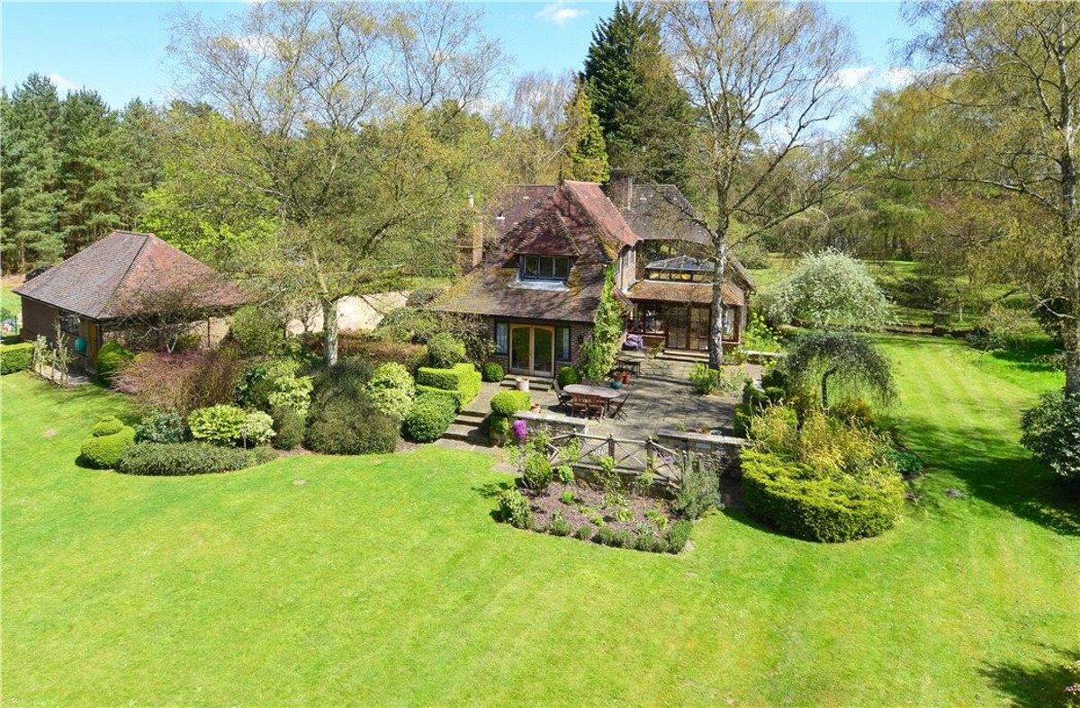 house for sale in Thursley Road, Elstead, Godalming, Surrey, GU8