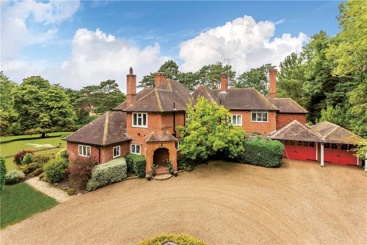 house for sale in Berry Lane, Worplesdon, Guildford, Surrey, GU3 GLD190032 Knight Frank