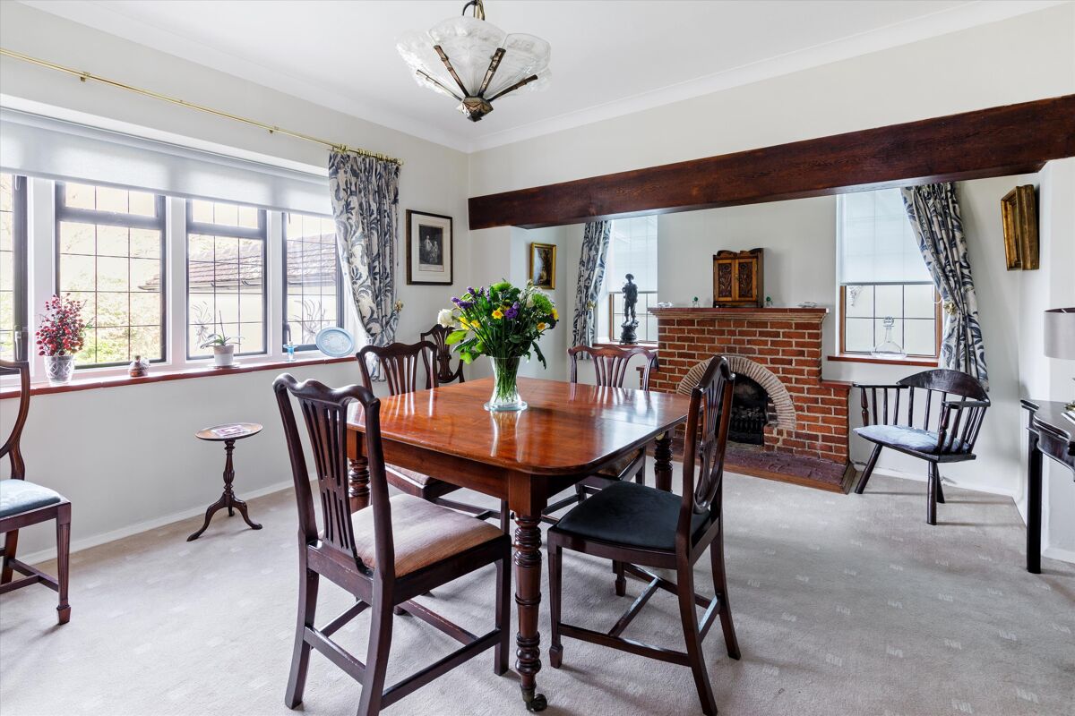 house for sale in Ganghill, Guildford, Surrey, GU1 GLD190038 Knight