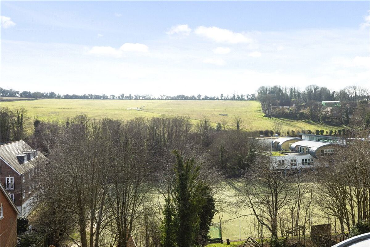 house for sale in Lancaster Avenue, Guildford, Surrey, GU1 GLD190053