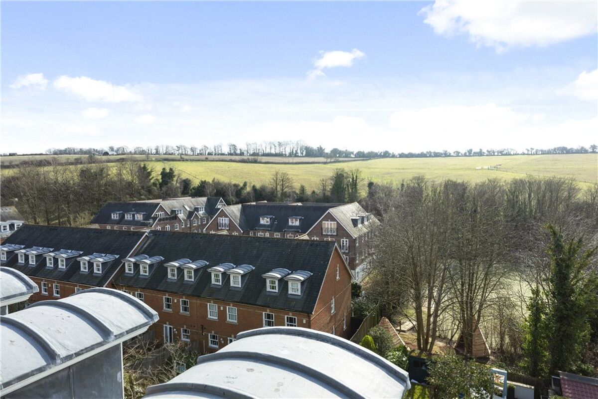 house for sale in Lancaster Avenue, Guildford, Surrey, GU1 GLD190053