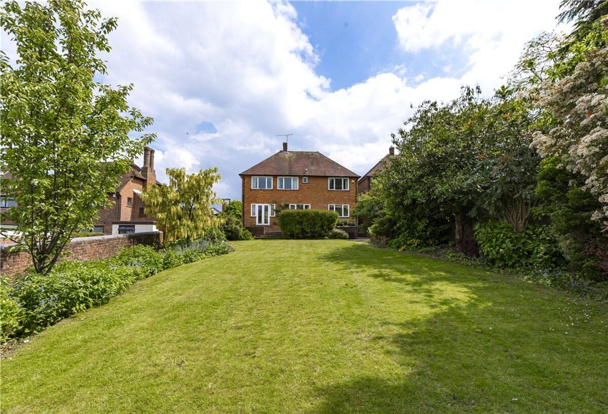 house for sale in Semaphore Road, Guildford, Surrey, GU1 GLD190122 Knight Frank house for sale in Semaphore Road, Guildford, Surrey, GU1 GLD190122 Knight Frank