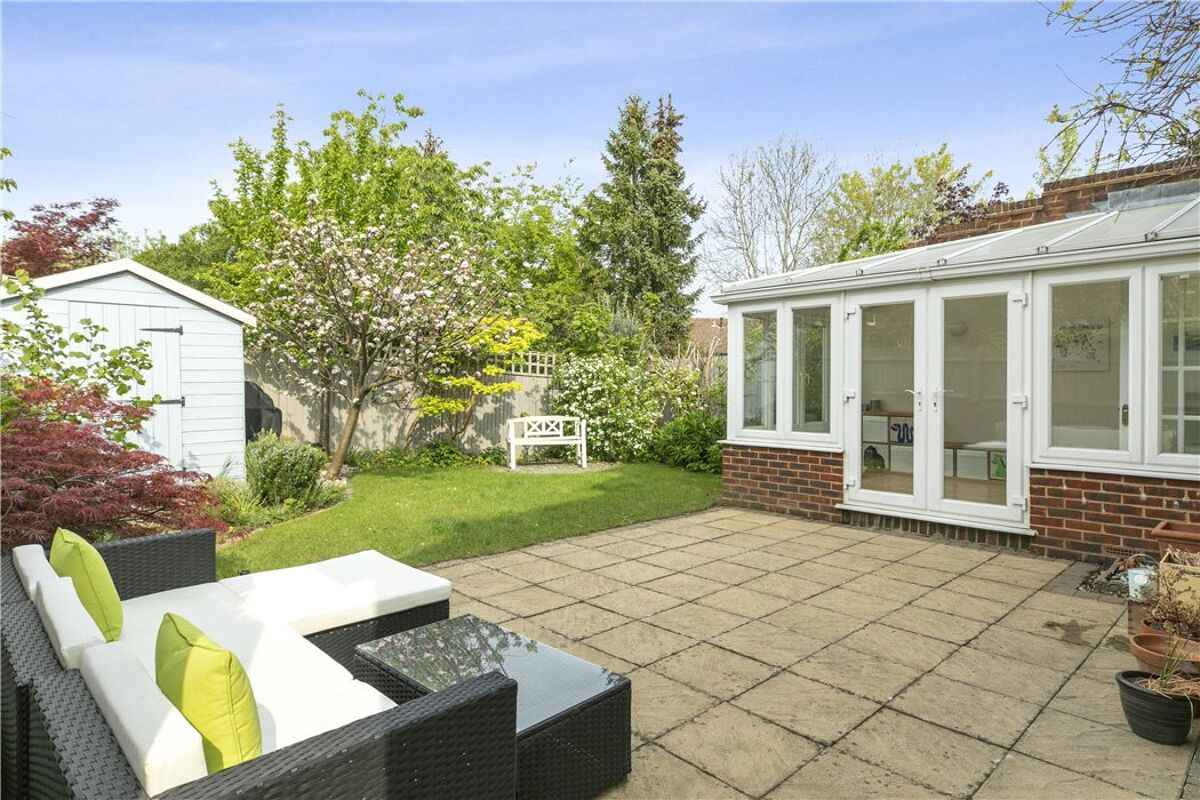 house for sale in Merrow Place, Guildford, Surrey, GU4 GLD190138