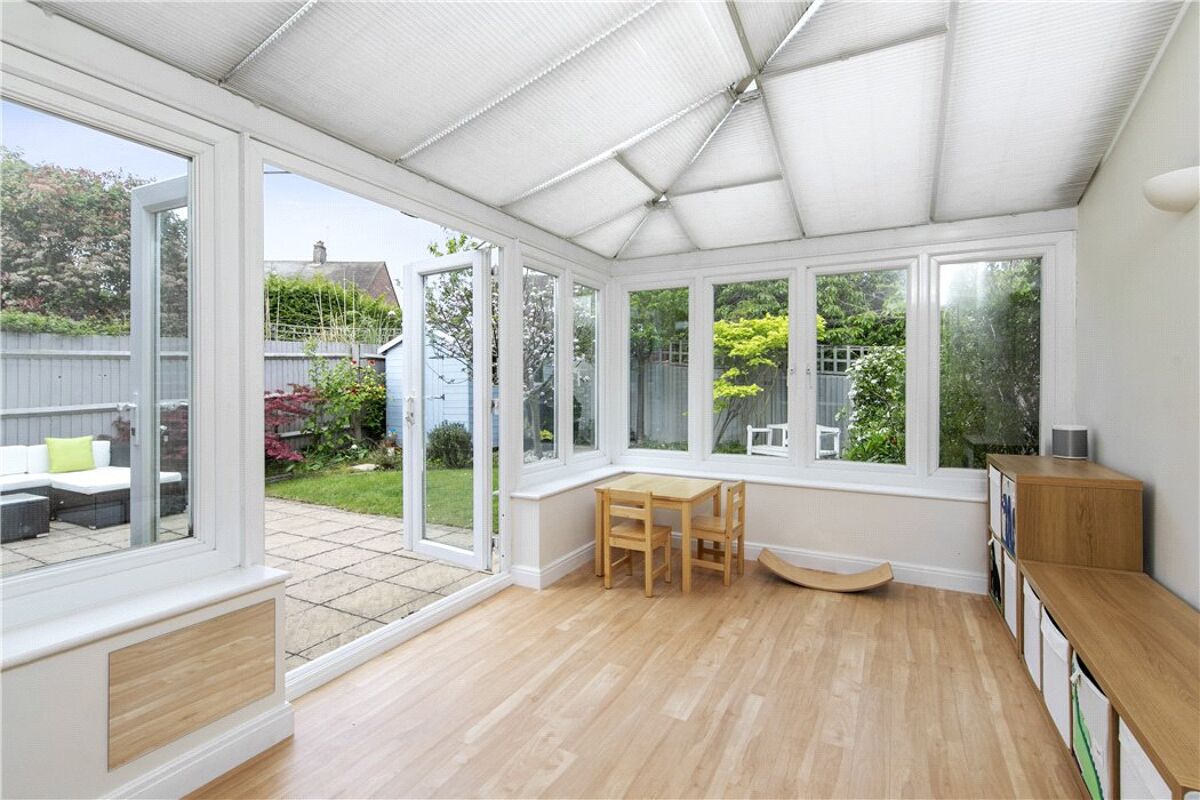 house for sale in Merrow Place, Guildford, Surrey, GU4 GLD190138