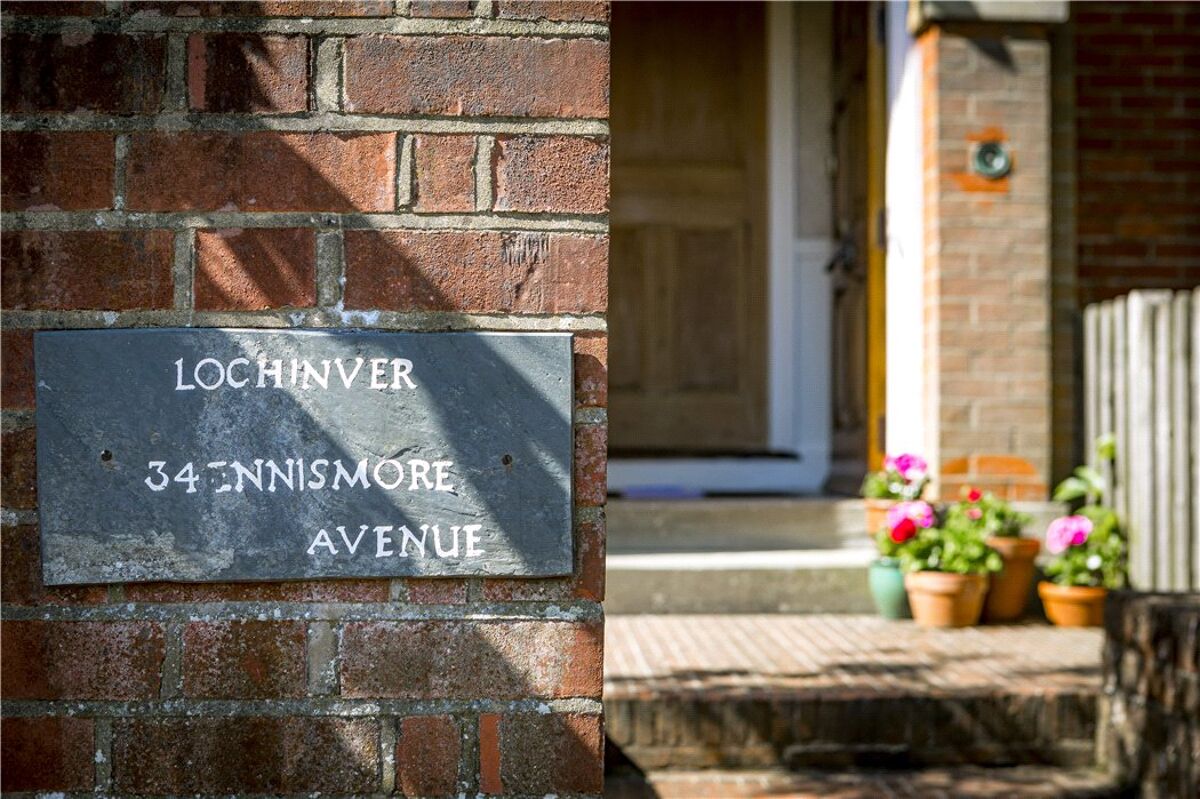 house for sale in Ennismore Avenue, Guildford, Surrey, GU1 GLD190178