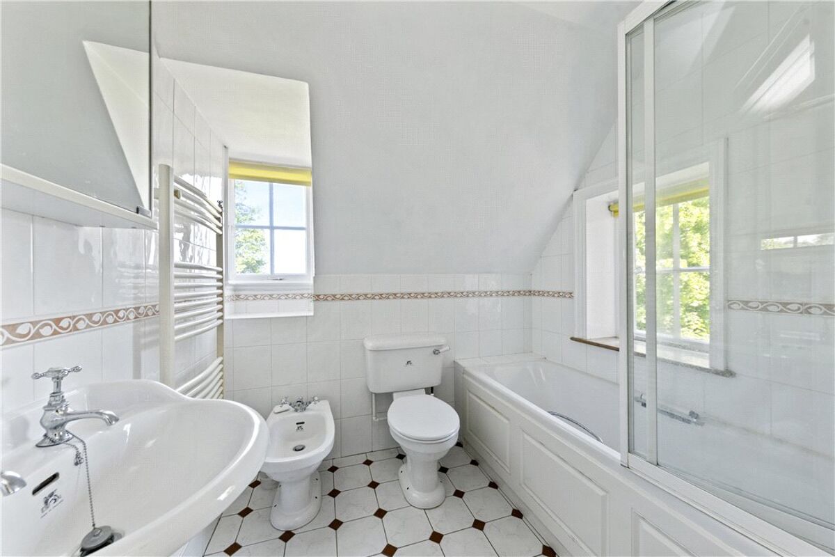 house for sale in Ennismore Avenue, Guildford, Surrey, GU1 GLD190178