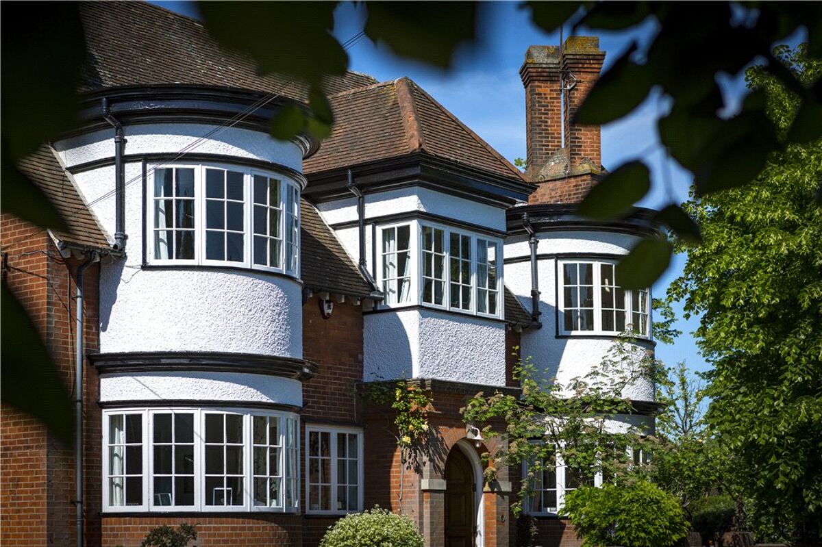 house for sale in Ennismore Avenue, Guildford, Surrey, GU1 GLD190178