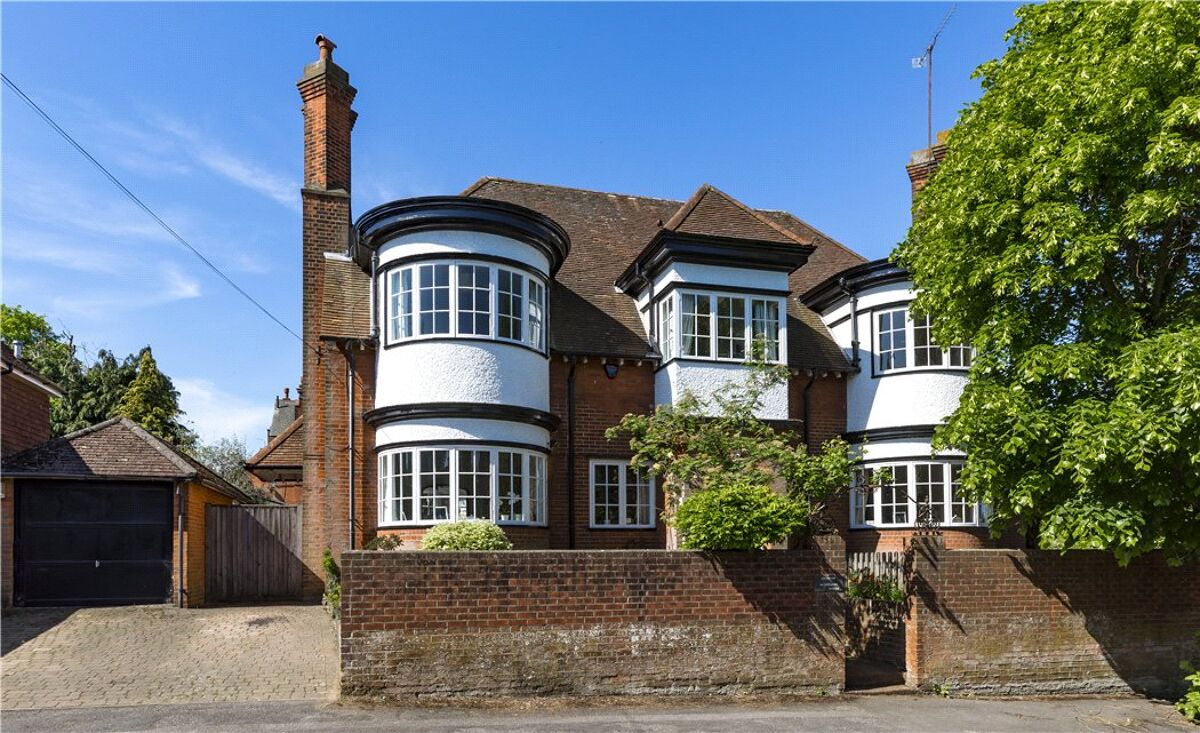 house for sale in Ennismore Avenue, Guildford, Surrey, GU1 GLD190178