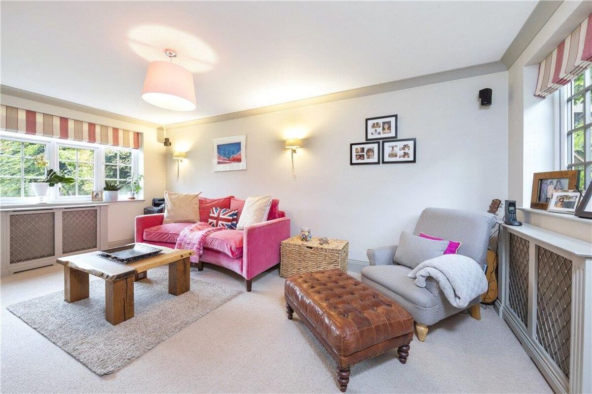 house for sale in Mark Way, Godalming, Surrey, GU7 GLD190186 Knight