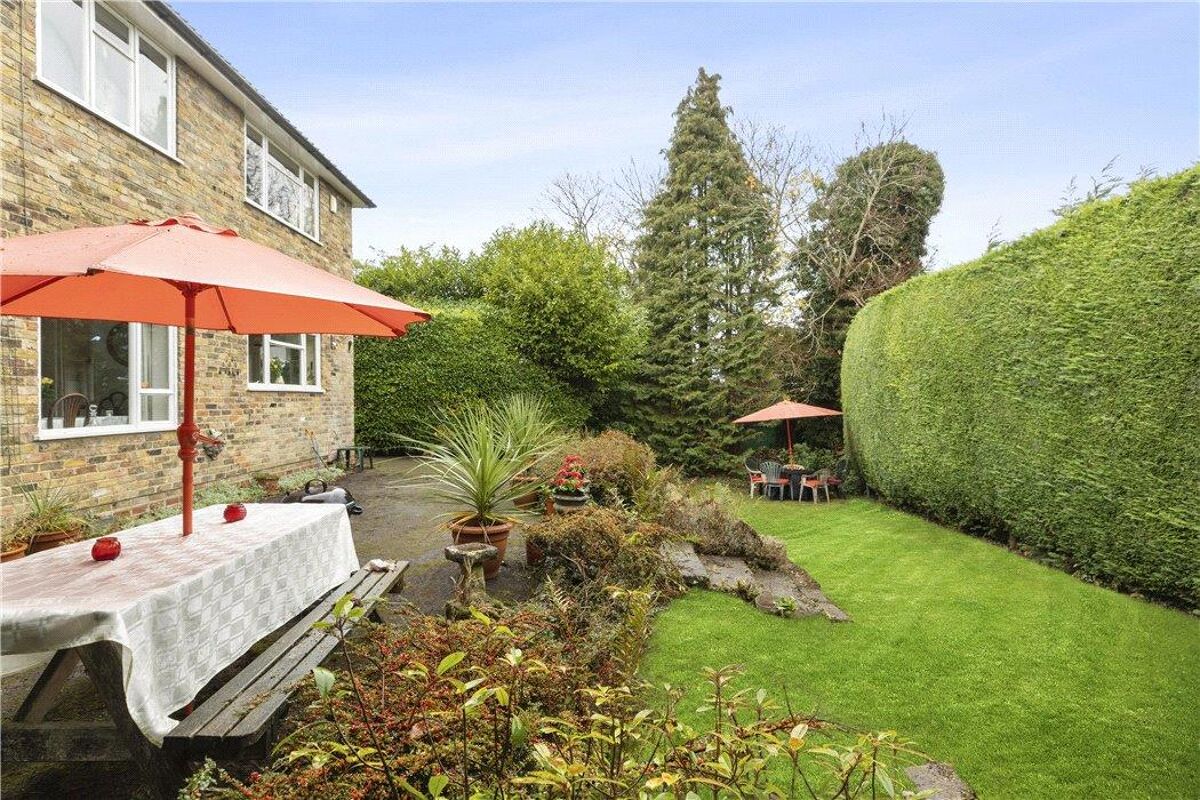 house for sale in Broadwater Rise, Guildford, Surrey, GU1 GLD190196