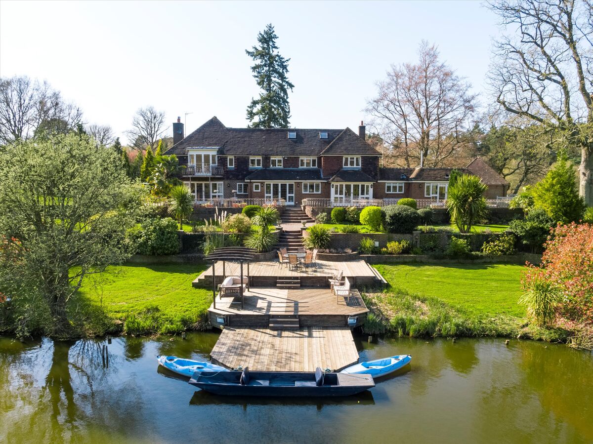 house for sale in Pitch Place, Thursley, Godalming, Surrey, GU8