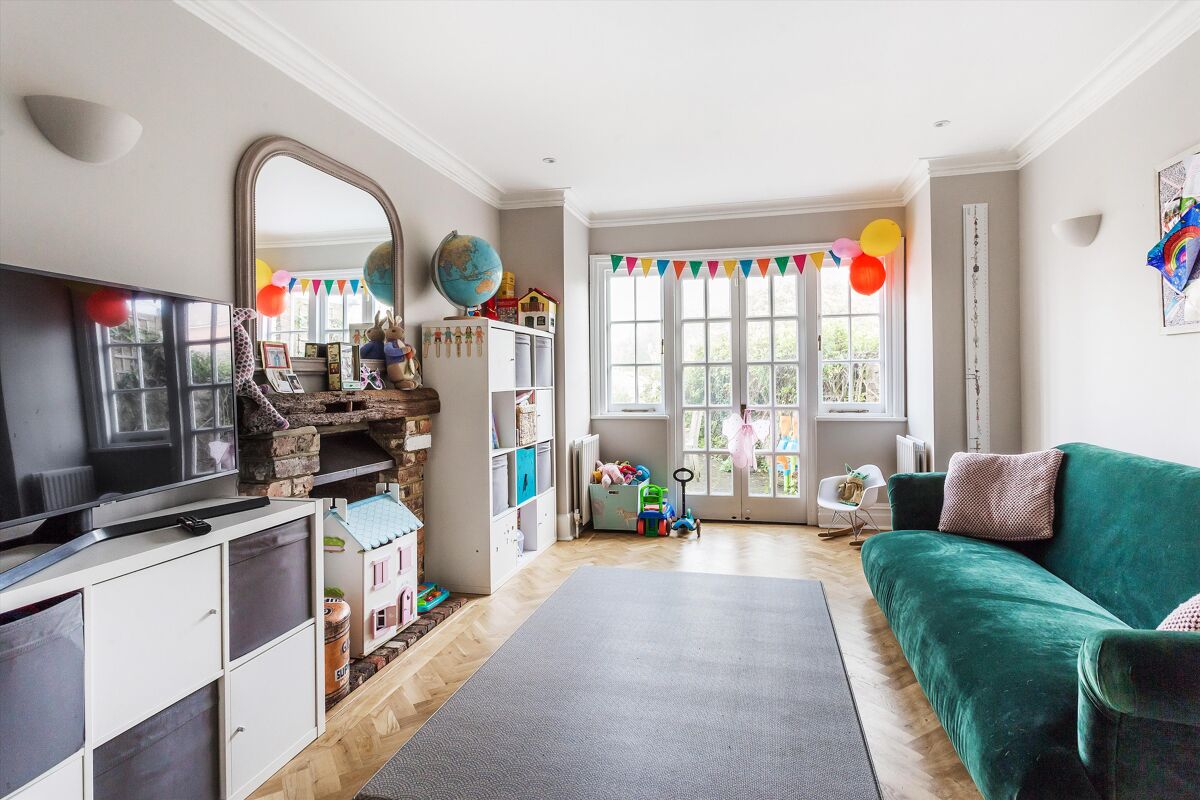 house for sale in Pewley Hill, Guildford, Surrey, GU1 GLD190288