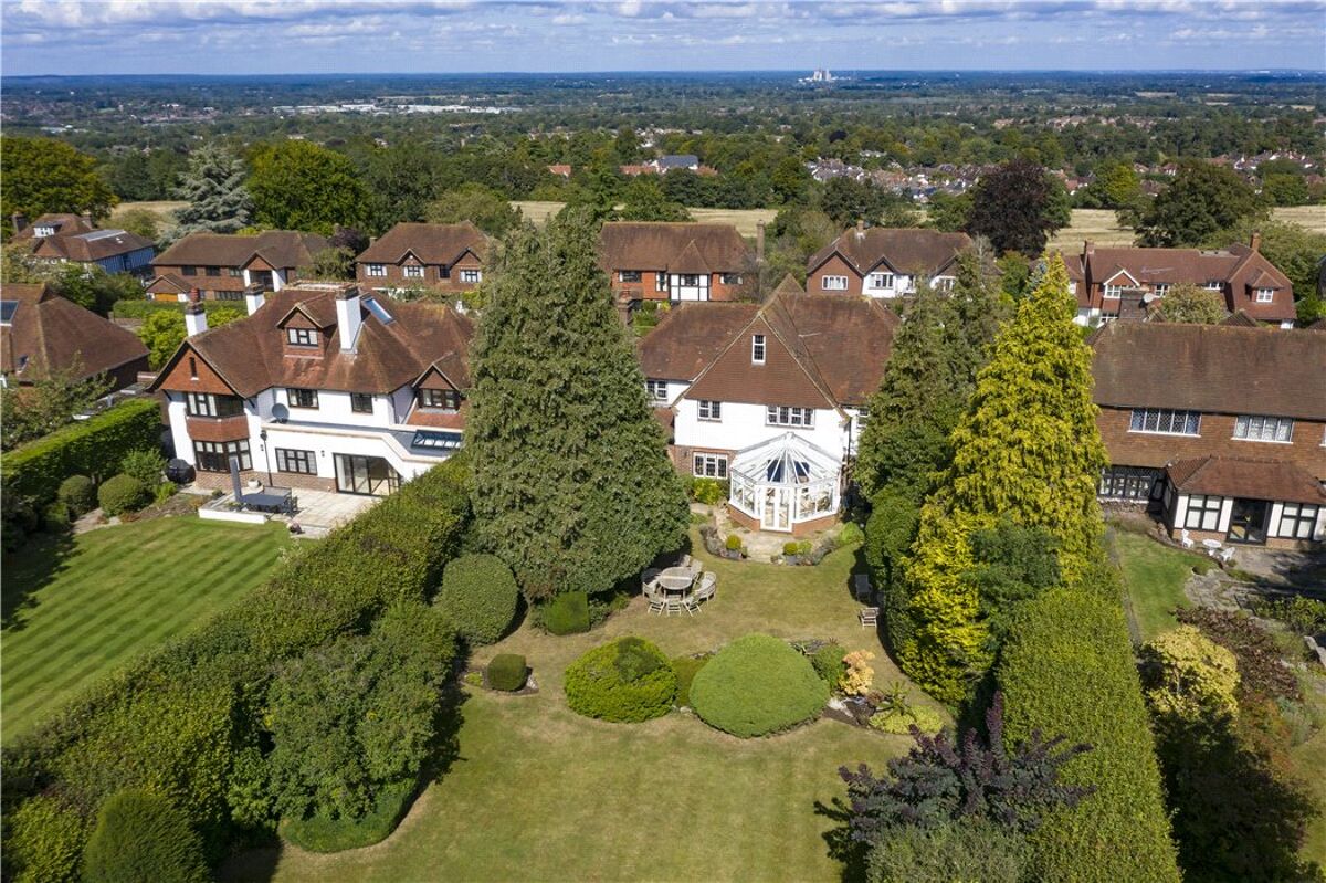 house for sale in Downside Road, Guildford, Surrey, GU4 GLD190294