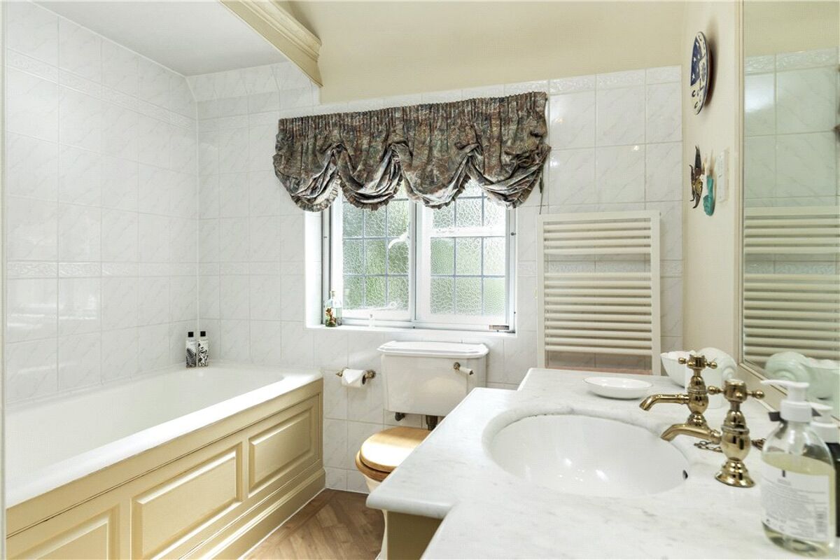 house for sale in Downside Road, Guildford, Surrey, GU4 GLD190294