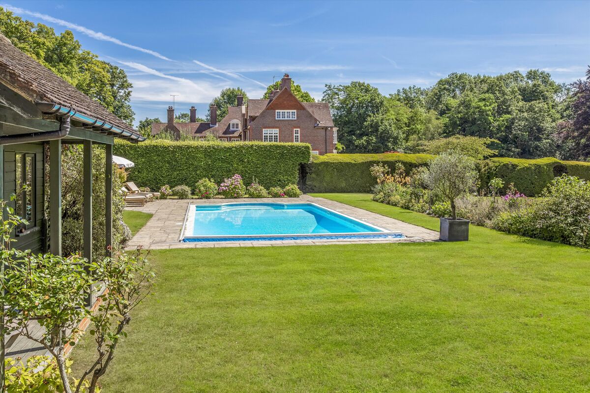 house for sale in Pook Hill, Chiddingfold, Godalming, Surrey, GU8 - GLD190318 | Knight Frank