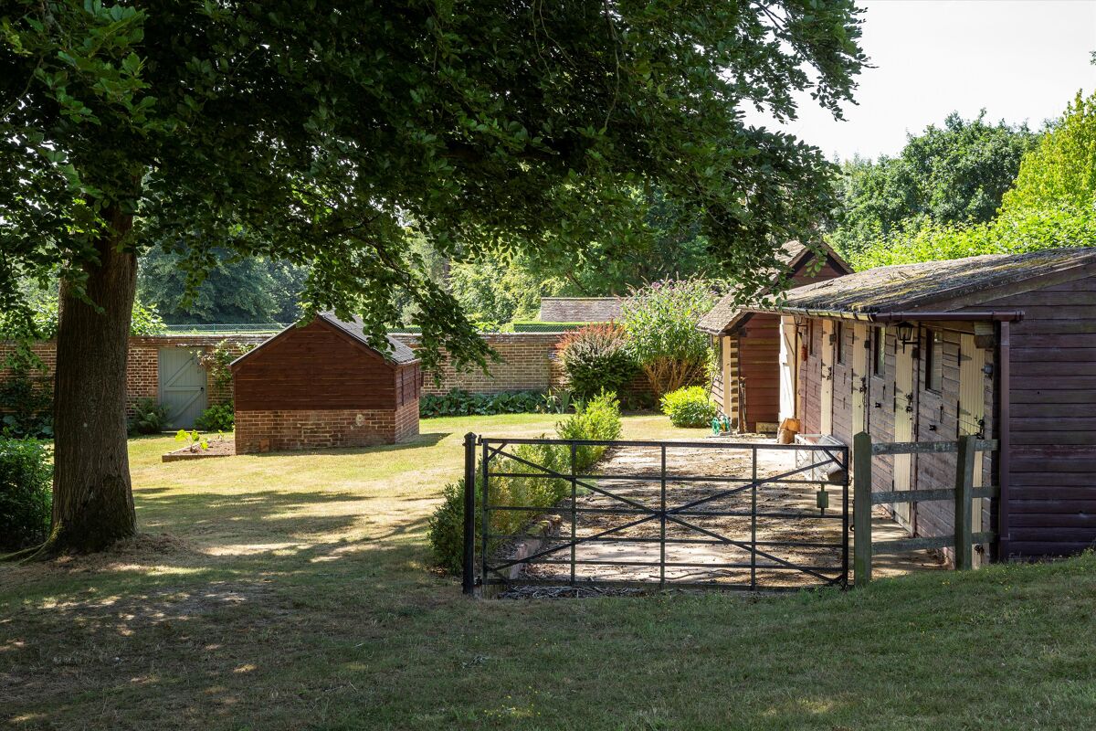 house for sale in Pook Hill, Chiddingfold, Godalming, Surrey, GU8