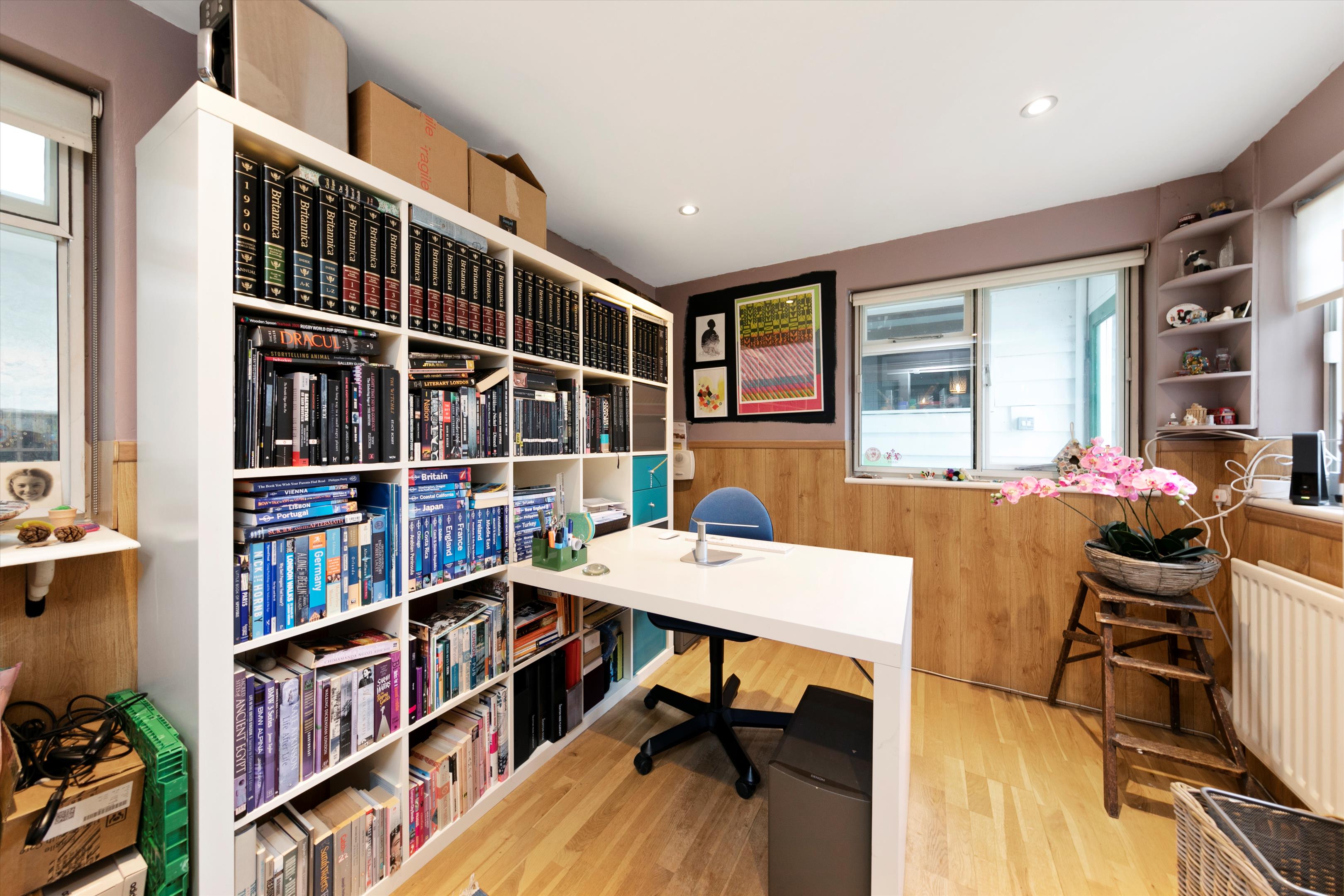 house for sale in Shalford Road, Guildford, Surrey, GU1 GLD190347